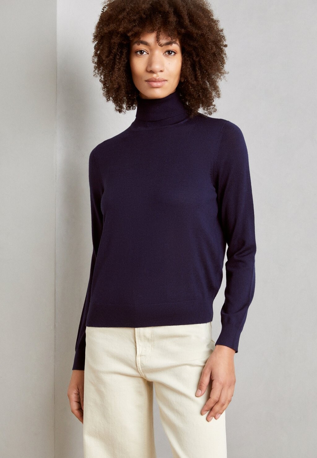Свитер Roll Neck Marks & Spencer, цвет navy
Свитер Roll Neck Marks & Spencer, цвет navy