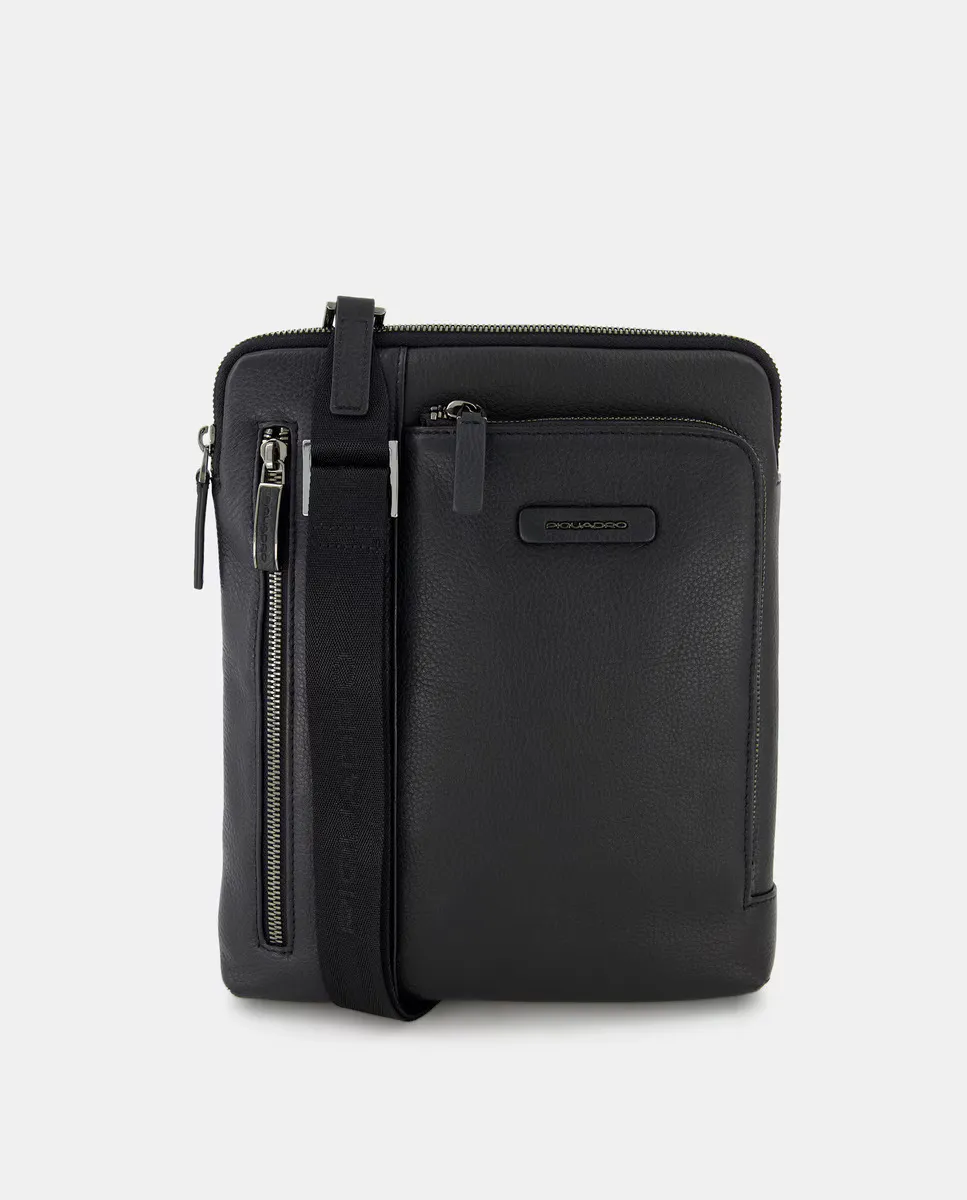 Большая черная кожаная сумка через плечо с отделением для iPad Piquadro, черный