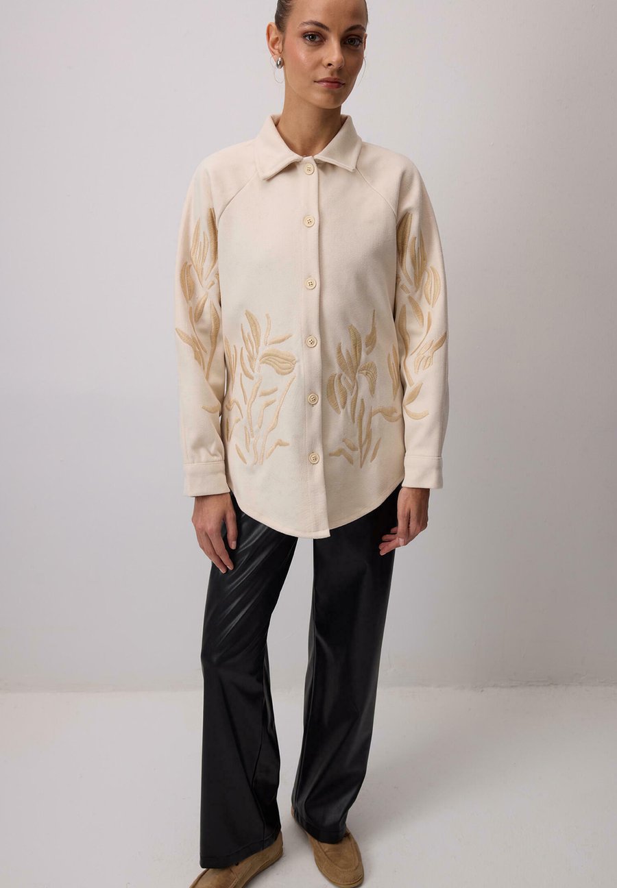 Блуза Touché Privé EMBROIDERED, Stone/Tan
Блуза Touché Privé EMBROIDERED, Stone/Tan