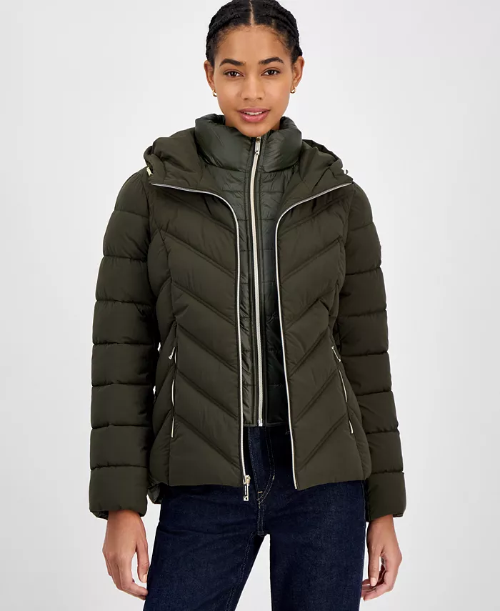 Женское стеганое пальто с капюшоном и комбинезоном Michael Kors, зеленый
Женское стеганое пальто с капюшоном и комбинезоном Michael Kors, зеленый