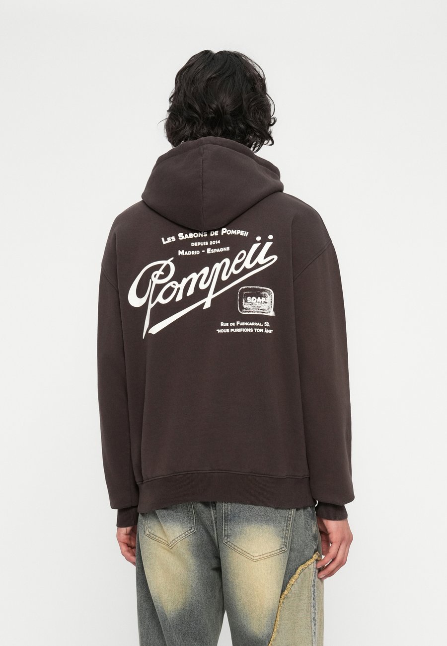 Худи Pompeii SABONS DE REGULAR HOODIE, Chocolate/Brown, Коричневый, Худи Pompeii SABONS DE REGULAR HOODIE, Chocolate/Brown
Худи Pompeii SABONS DE REGULAR HOODIE, Chocolate/Brown, Коричневый, Худи Pompeii SABONS DE REGULAR HOODIE, Chocolate/Brown
