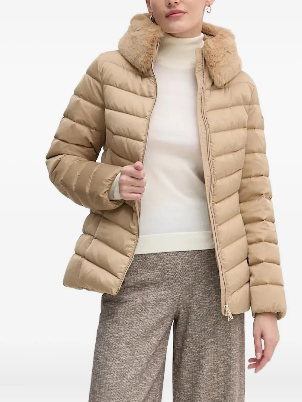 Стеганая куртка с высоким воротом Geox, нейтральный
Стеганая куртка с высоким воротом Geox, нейтральный