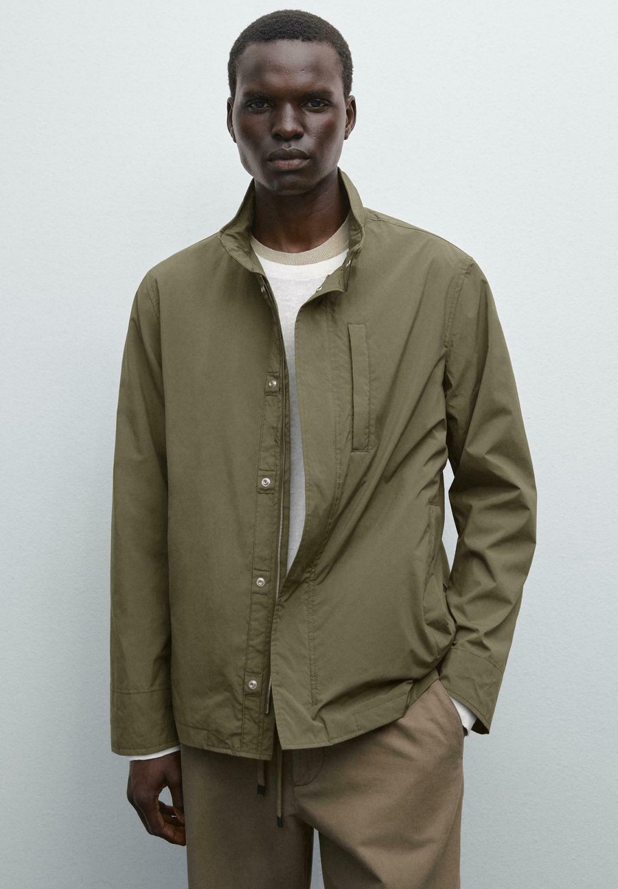 Куртка Massimo Dutti TECHNICAL FABRIC, Light Green
Куртка Massimo Dutti TECHNICAL FABRIC, Light Green