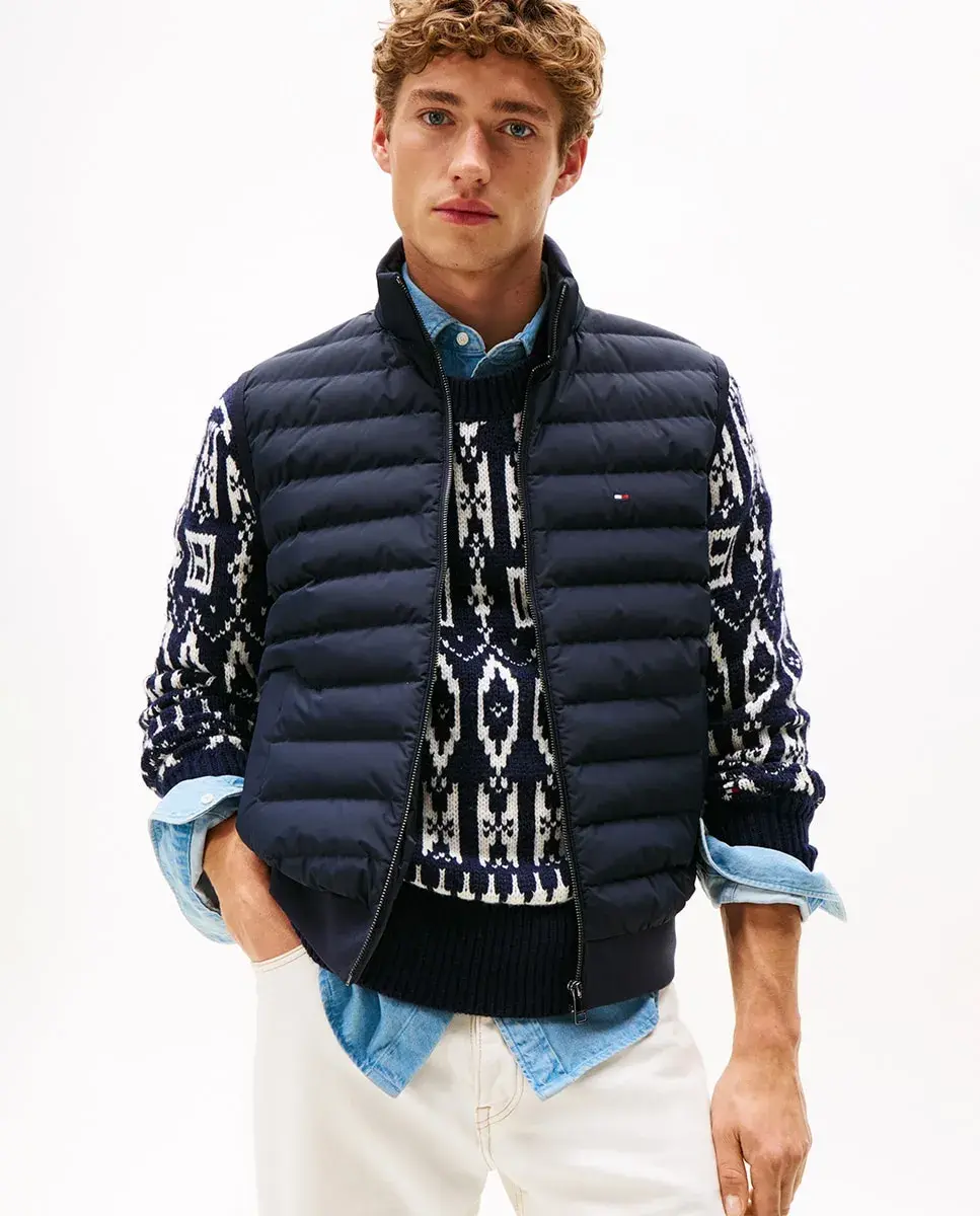 Стеганый и гибридный мужской жилет Tommy Hilfiger, темно-синий
Стеганый и гибридный мужской жилет Tommy Hilfiger, темно-синий