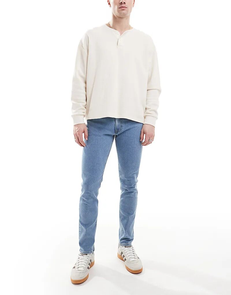 Джинсы JJ Rebel Luke Slim Fit светло-голубого цвета
Джинсы JJ Rebel Luke Slim Fit светло-голубого цвета