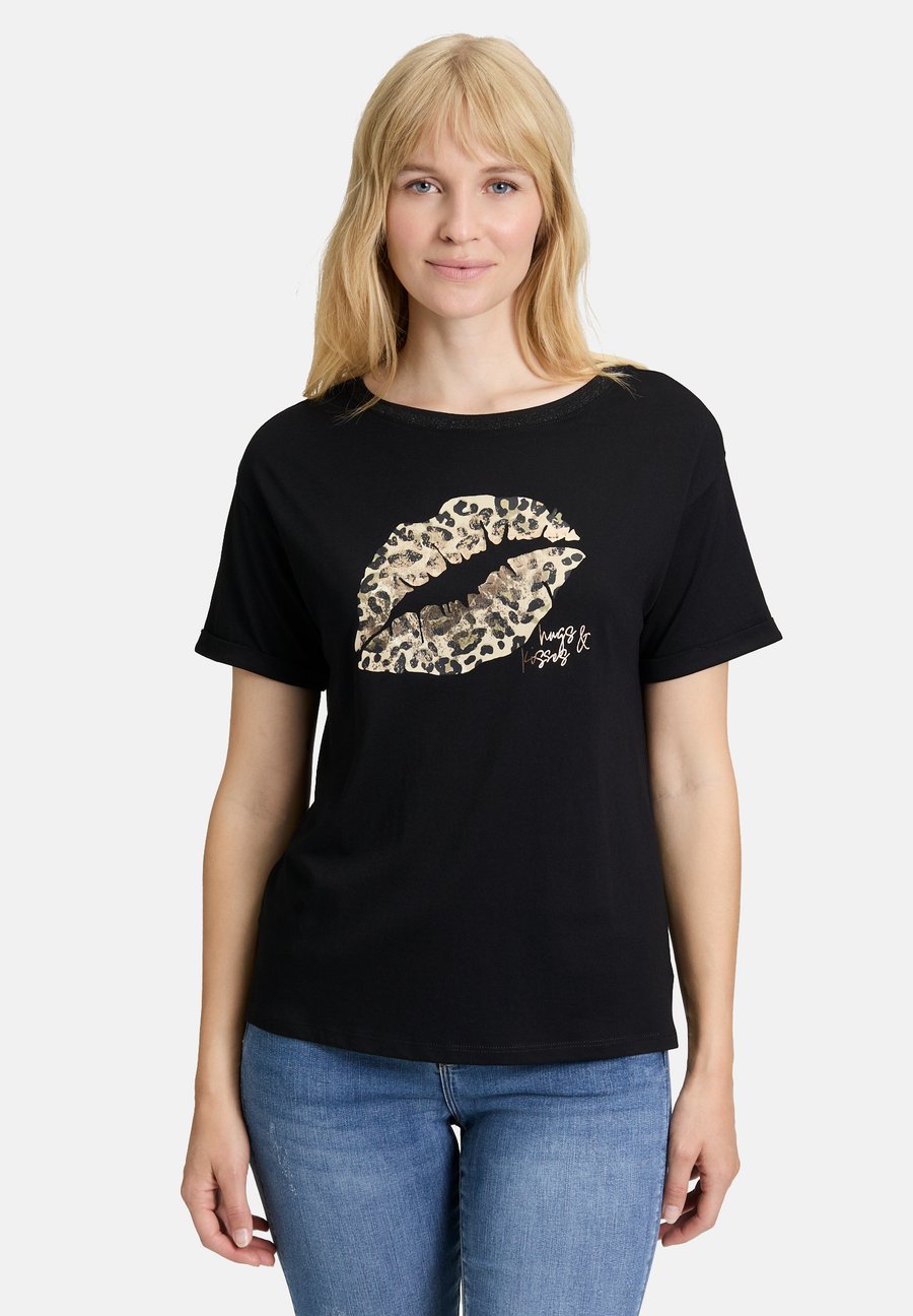 Футболка Betty Barclay MIT AUFDRUCK, Patch Black Camel/Black, Черный, Футболка Betty Barclay MIT AUFDRUCK, Patch Black Camel/Black
Футболка Betty Barclay MIT AUFDRUCK, Patch Black Camel/Black, Черный, Футболка Betty Barclay MIT AUFDRUCK, Patch Black Camel/Black