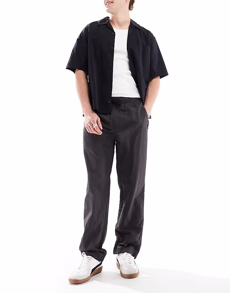 Брюки Brave Soul из нейлона зауженного кроя темно-серого цвета
Брюки Brave Soul из нейлона зауженного кроя темно-серого цвета