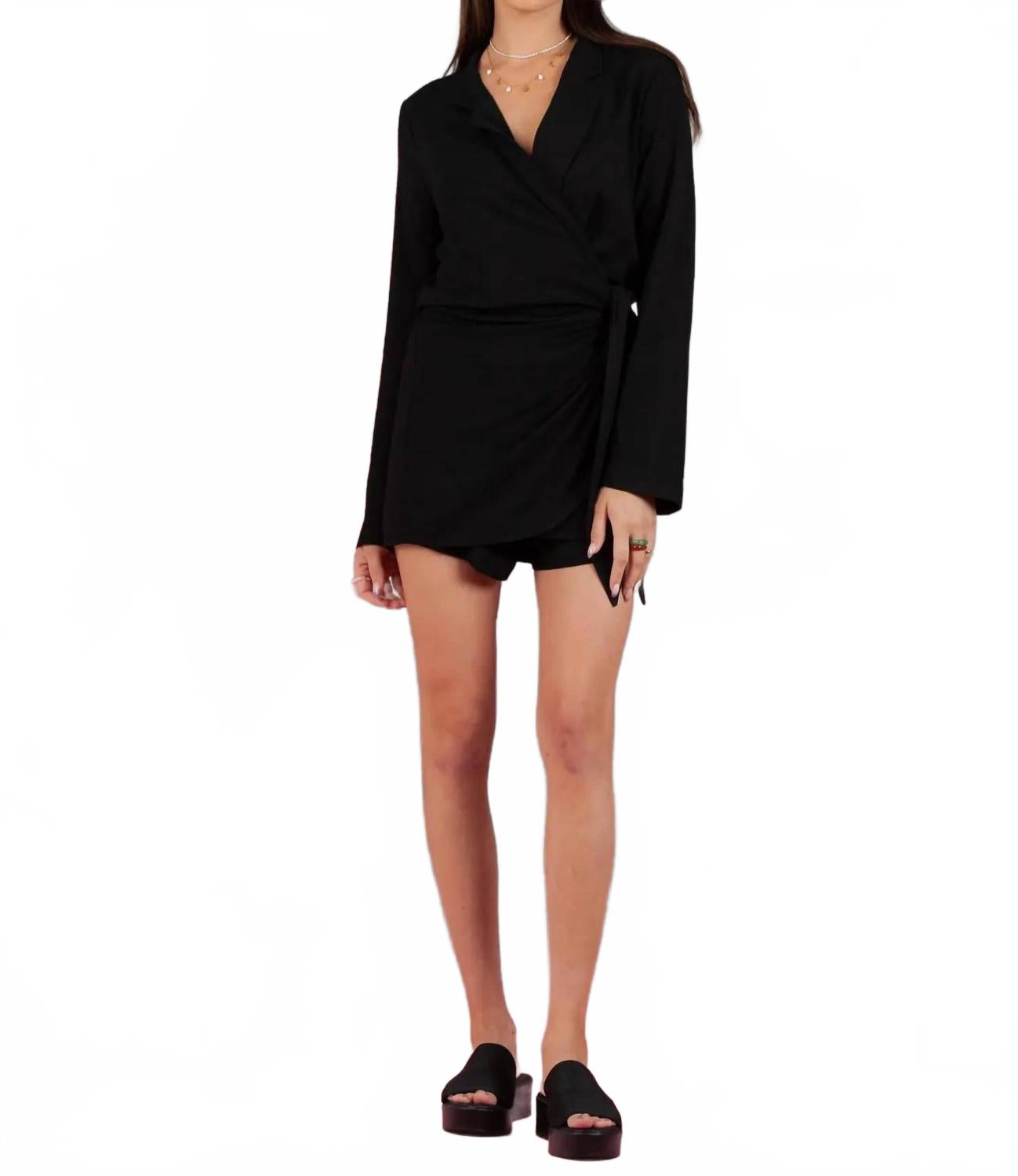 Комбинезон Nina Faux Wrap черного цвета Lucca, черный
Комбинезон Nina Faux Wrap черного цвета Lucca, черный