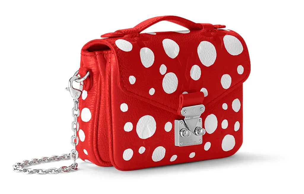LOUIS VUITTON Сумка через плечо Yayoi Kusama Collaboration Cow Leather, кроссбоди экстра мини женская red/white
LOUIS VUITTON Сумка через плечо Yayoi Kusama Collaboration Cow Leather, кроссбоди экстра мини женская red/white