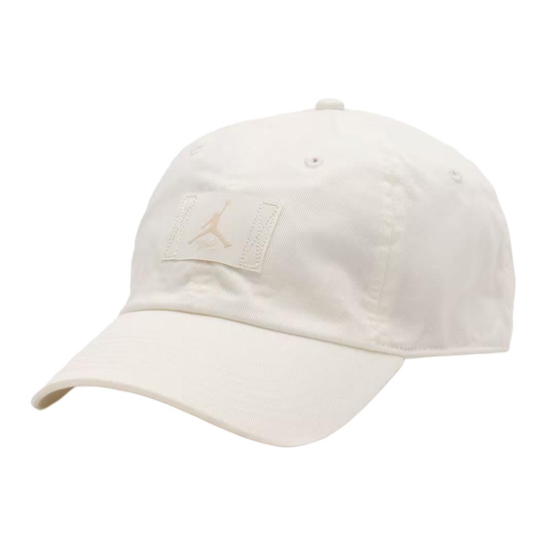 Хлопковая бейсболка мужская белая Nike
Хлопковая бейсболка мужская белая Nike