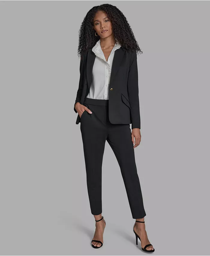 Женская куртка с подкладкой на плечах и одной пуговицей BCBG, черный
Женская куртка с подкладкой на плечах и одной пуговицей BCBG, черный