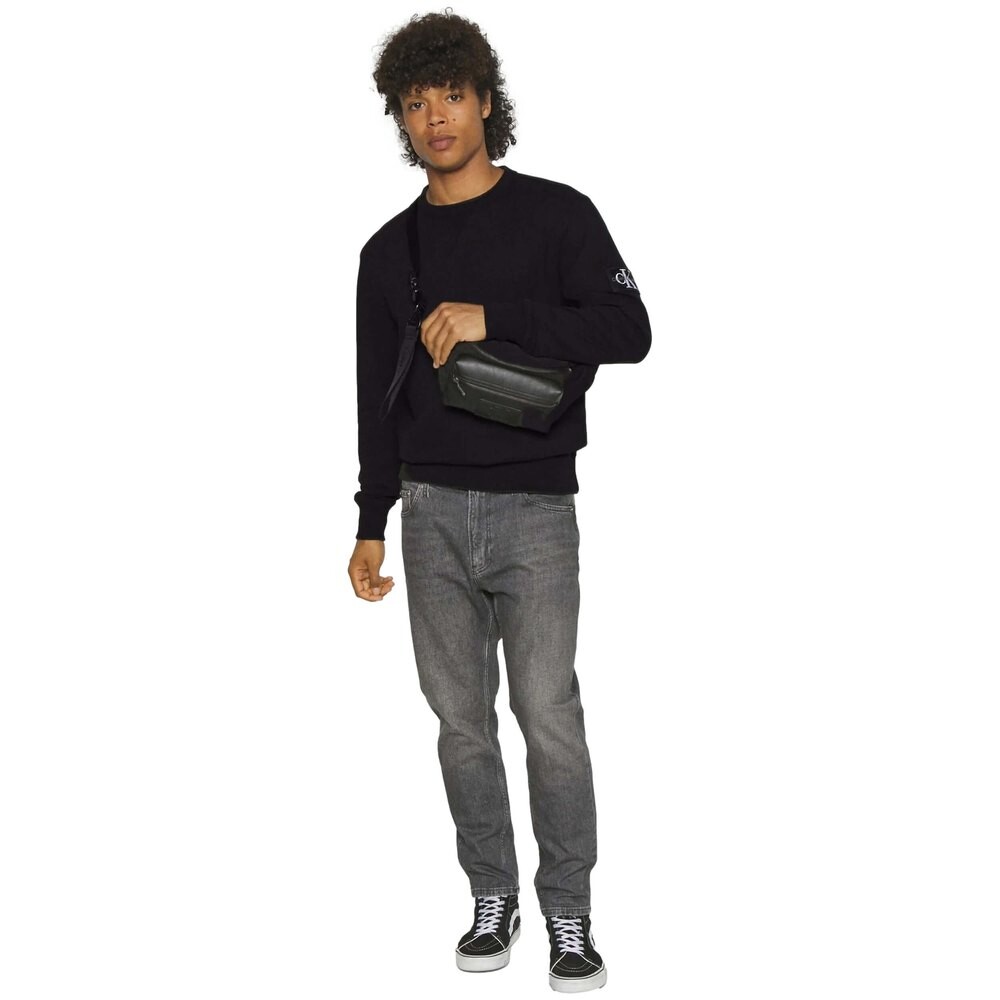 Толстовка Calvin Klein Jeans Badge, серый 
Толстовка Calvin Klein Jeans Badge, серый