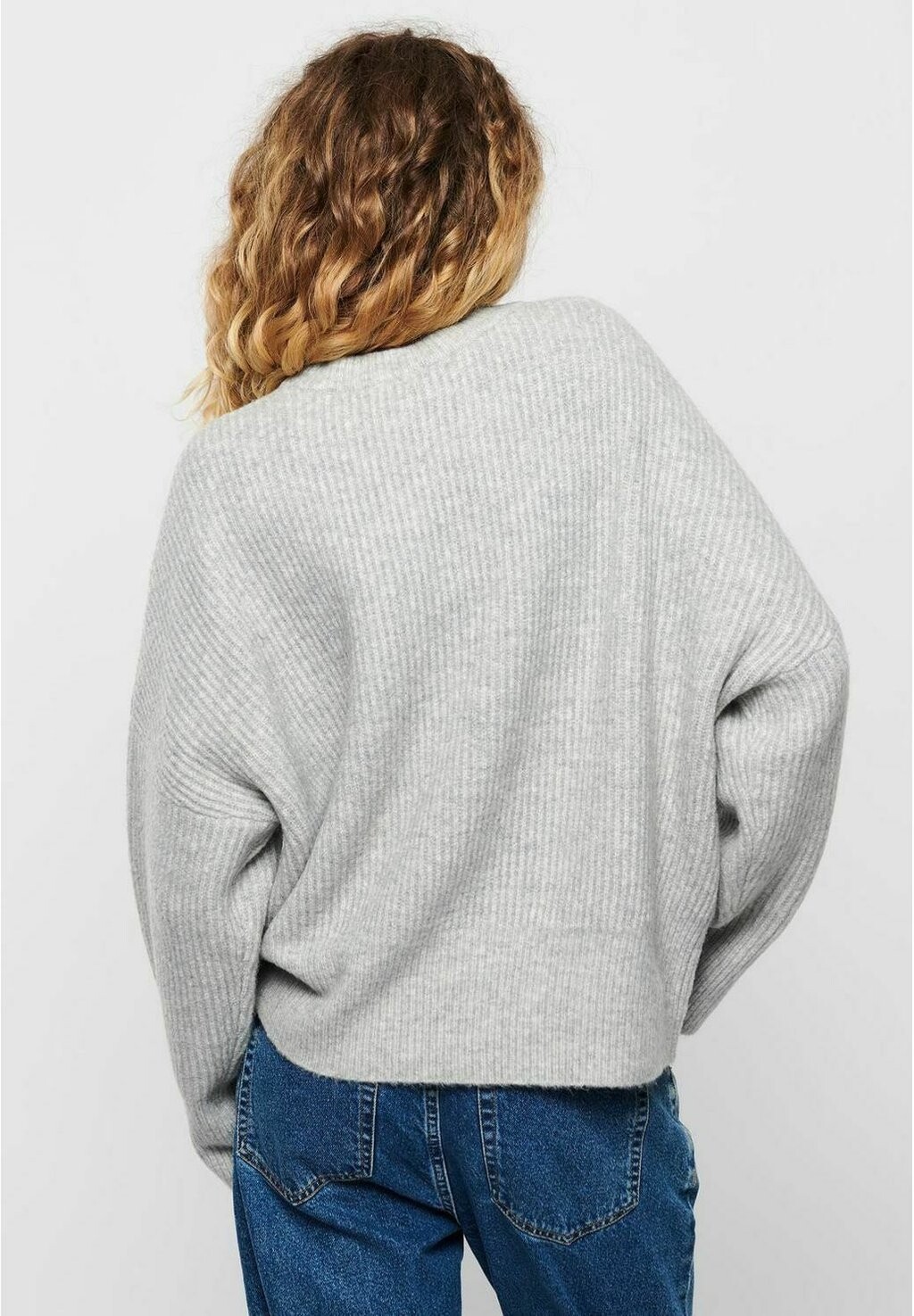 Джемпер mbyM, светло-серый
Джемпер mbyM, светло-серый