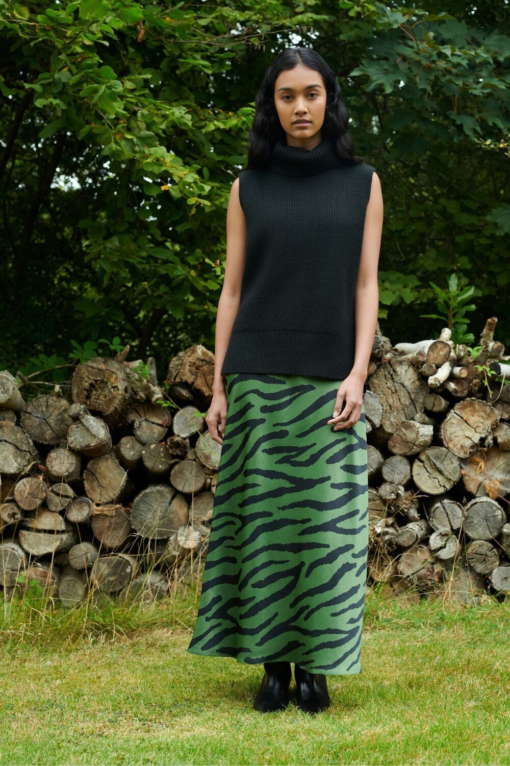 Юбка макси с принтом «зебра» косого кроя Ro&Zo, зеленый
Юбка макси с принтом «зебра» косого кроя Ro&Zo, зеленый