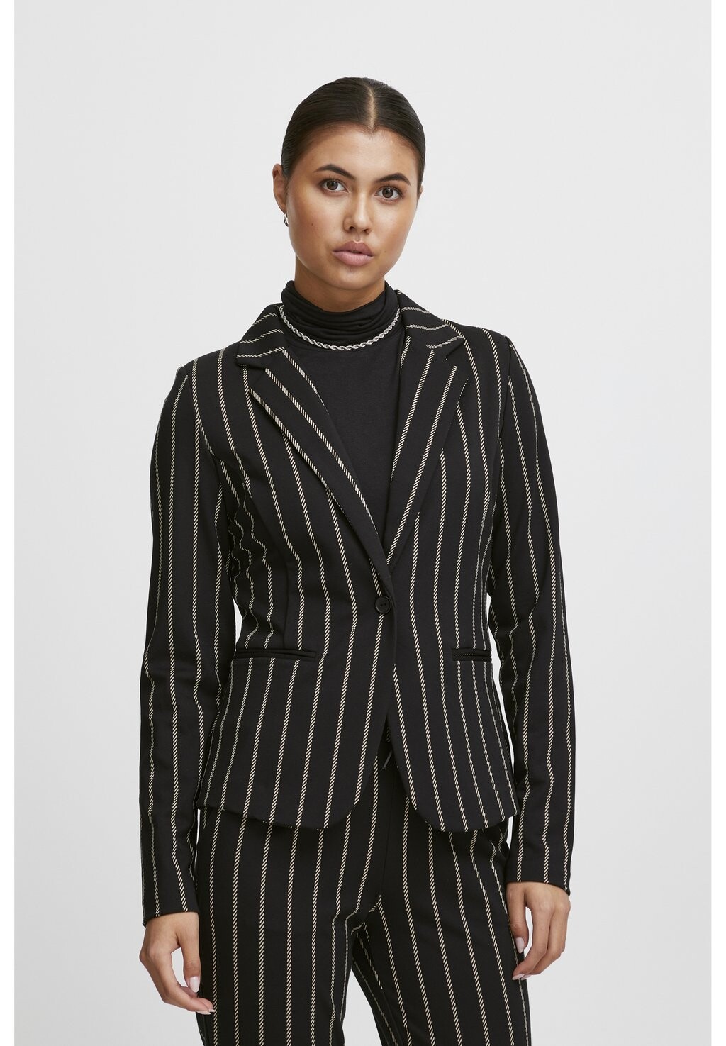 Блейзер ICHI, черный
Блейзер ICHI, черный