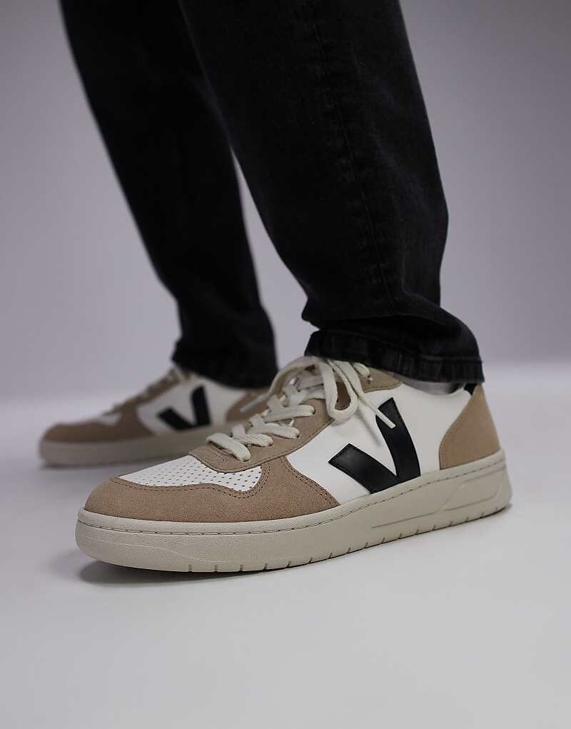 Кроссовки VEJA V-10 из кожи без хрома в экстра-белом, черном и бежевом цветах, Черный, Кроссовки VEJA V-10 из кожи без хрома в экстра-белом, черном и бежевом цветах
Кроссовки VEJA V-10 из кожи без хрома в экстра-белом, черном и бежевом цветах, Черный, Кроссовки VEJA V-10 из кожи без хрома в экстра-белом, черном и бежевом цветах