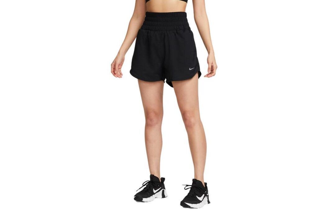 Повседневные шорты Dri-Fit женские черные Nike
Повседневные шорты Dri-Fit женские черные Nike