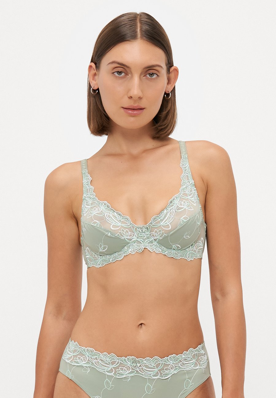Бюстгальтер Hunkemöller DIVA , Iceberg Green/Mint
Бюстгальтер Hunkemöller DIVA , Iceberg Green/Mint