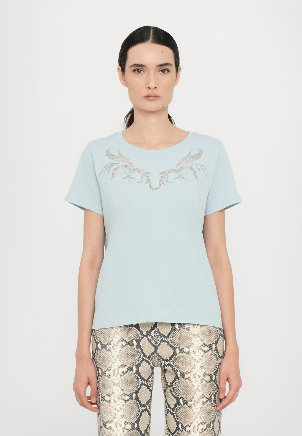 Базовая футболка ALYS Zadig & Voltaire, светло-голубой
Базовая футболка ALYS Zadig & Voltaire, светло-голубой