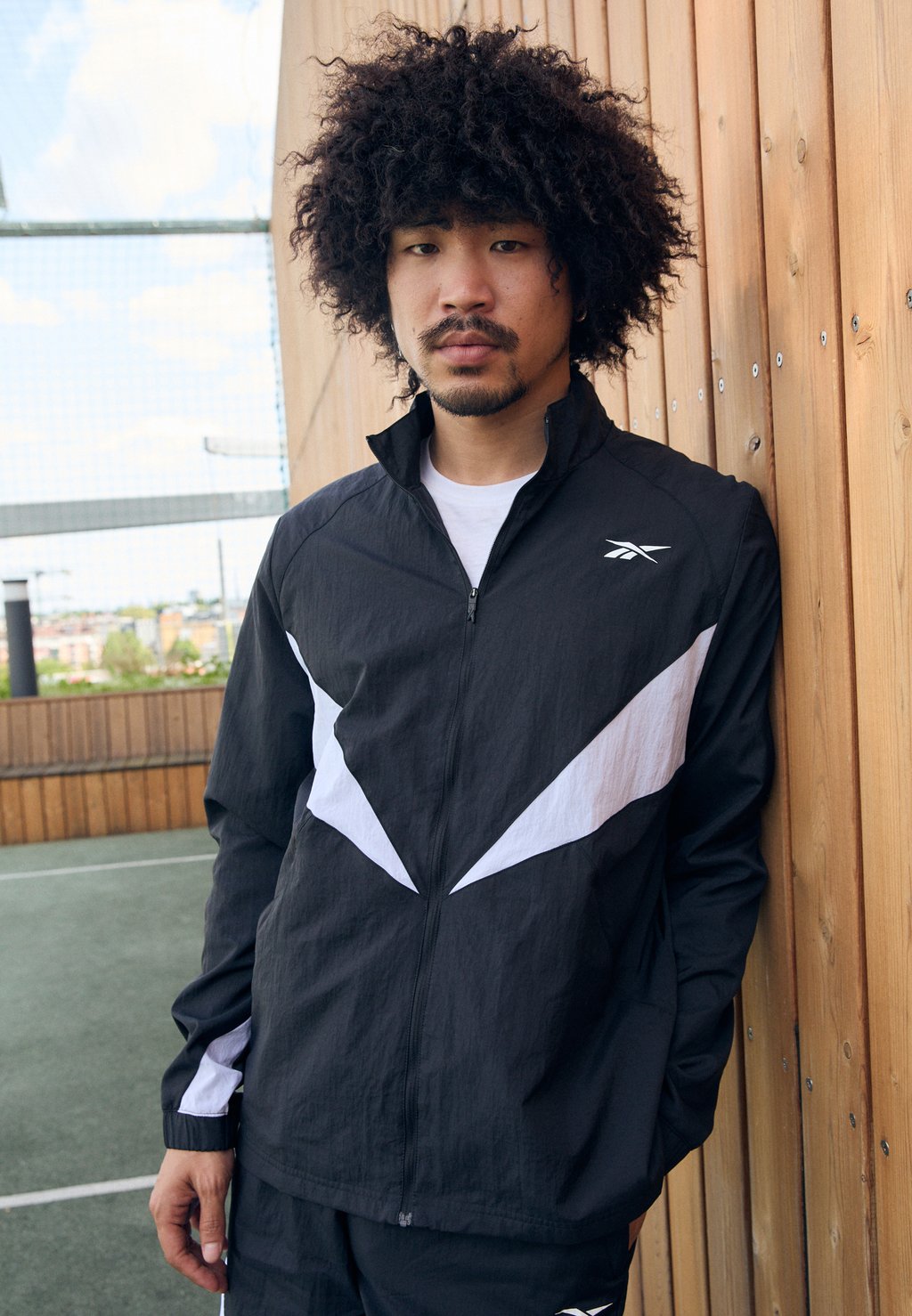 Тренировочная куртка BASKETBALL TRACK Reebok, черный
Тренировочная куртка BASKETBALL TRACK Reebok, черный