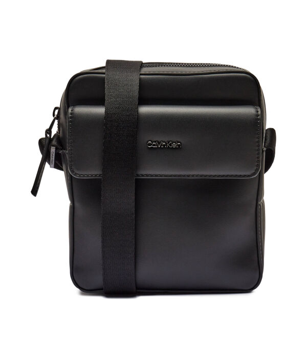 Сумка вертикальная Calvin Klein, черный
Сумка вертикальная Calvin Klein, черный