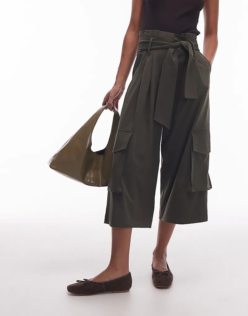 Темно-зеленые бермуды с поясом и карманами ASOS DESIGN
Темно-зеленые бермуды с поясом и карманами ASOS DESIGN