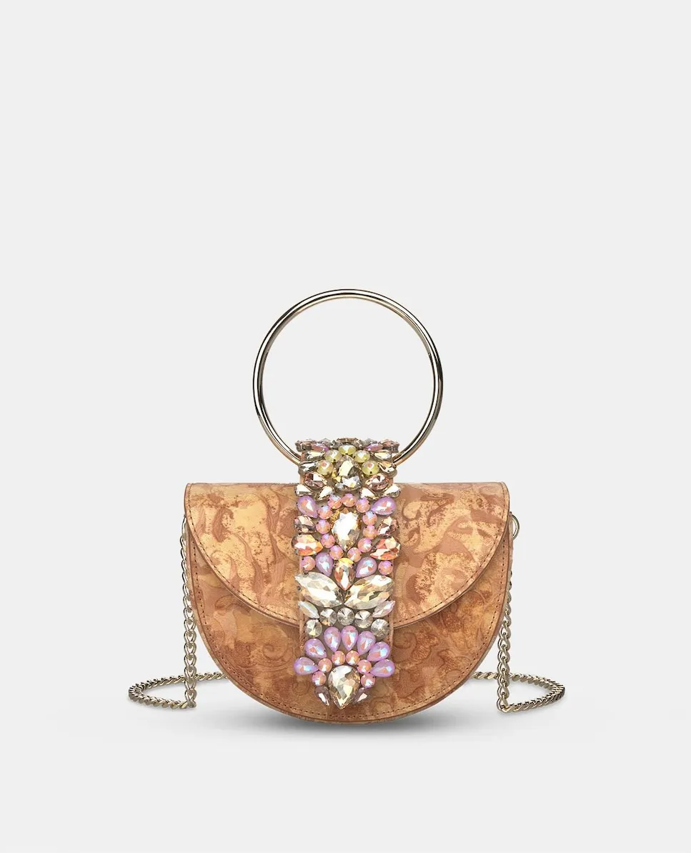 Сумка-полумесяц из кожи с отделкой из стразов, трансформирующаяся в сумку через плечо Alma En Pena, светло-коричневый
Сумка-полумесяц из кожи с отделкой из стразов, трансформирующаяся в сумку через плечо Alma En Pena, светло-коричневый