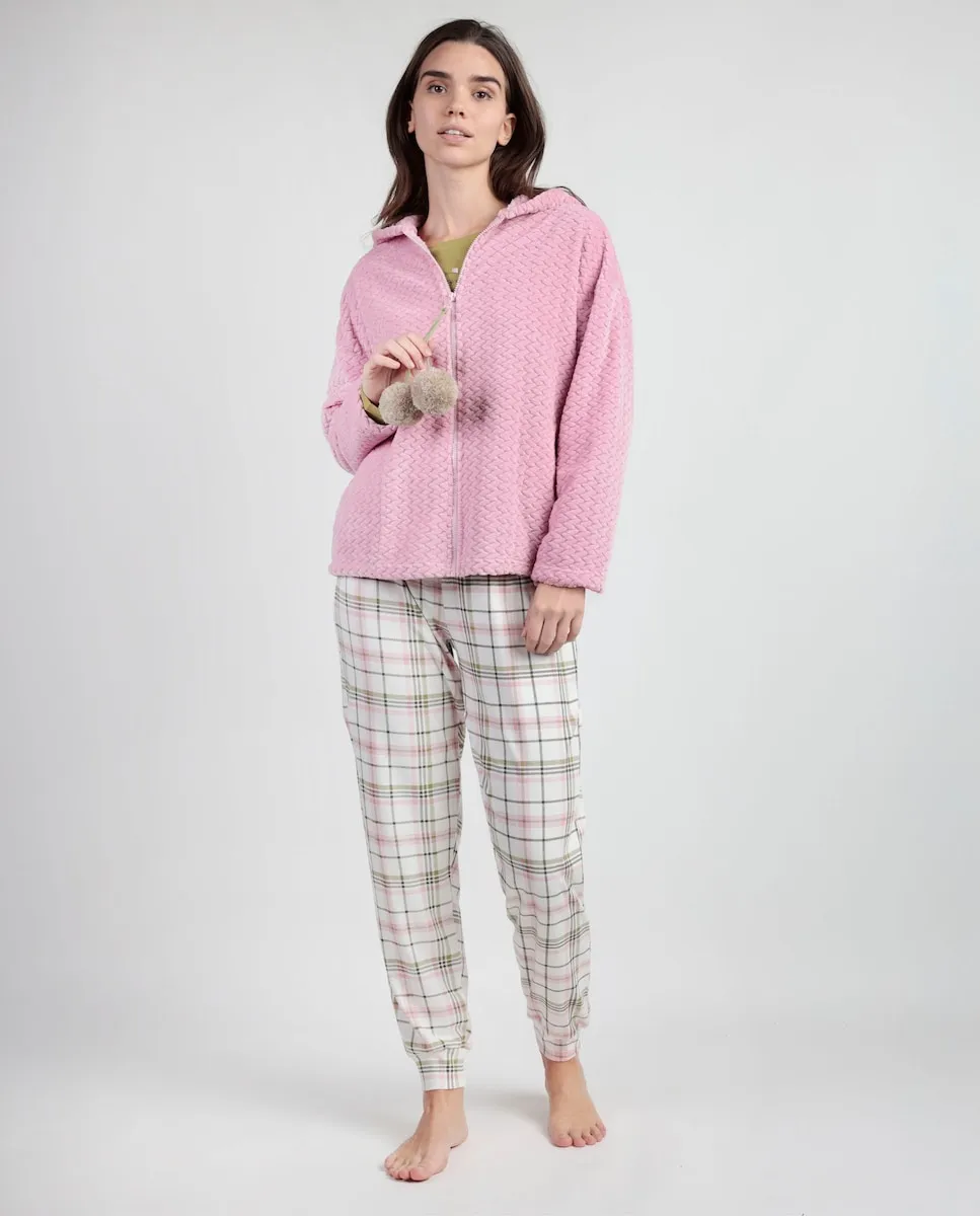 Женский халат с длинными рукавами из теплой ткани розового цвета Admas
Женский халат с длинными рукавами из теплой ткани розового цвета Admas