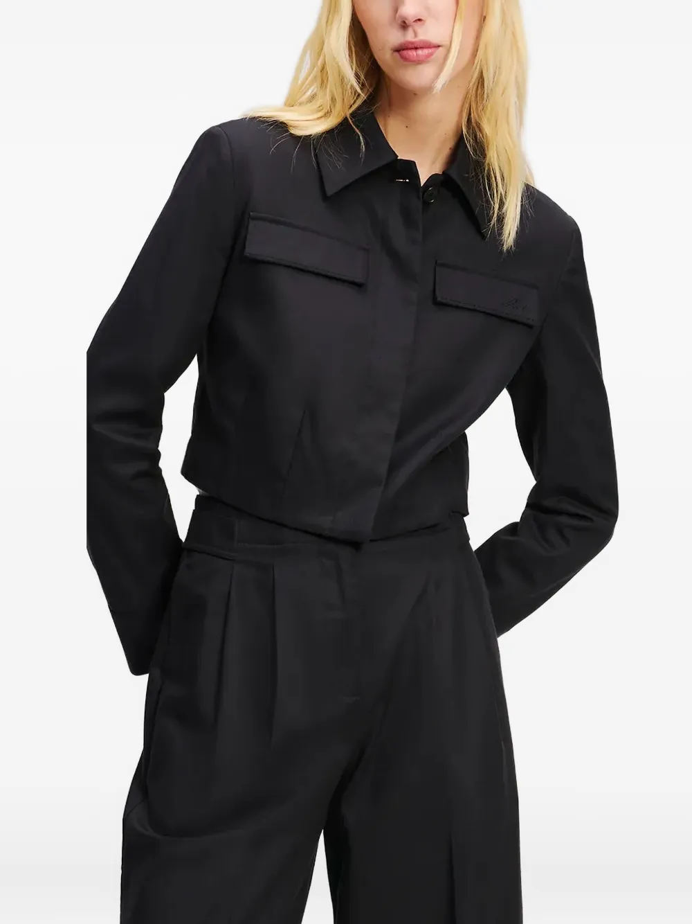 Укороченная куртка с карманами KARL LAGERFELD, черный
Укороченная куртка с карманами KARL LAGERFELD, черный