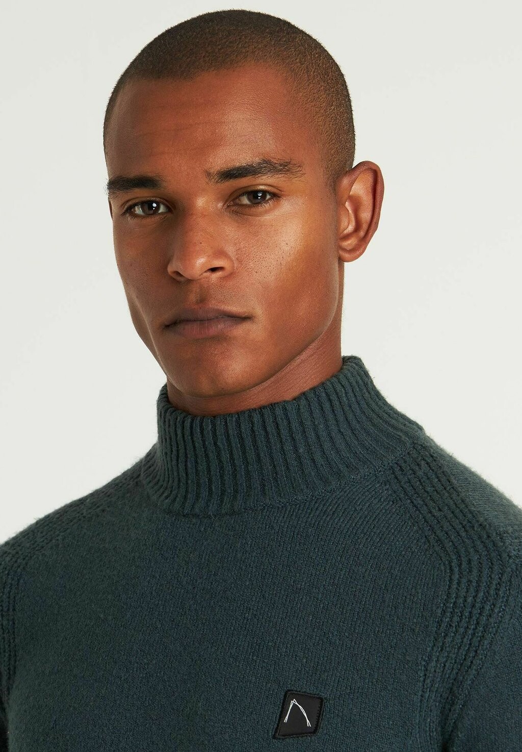 Джемпер TRACE MOCK CHASIN', темно-зеленый
Джемпер TRACE MOCK CHASIN', темно-зеленый