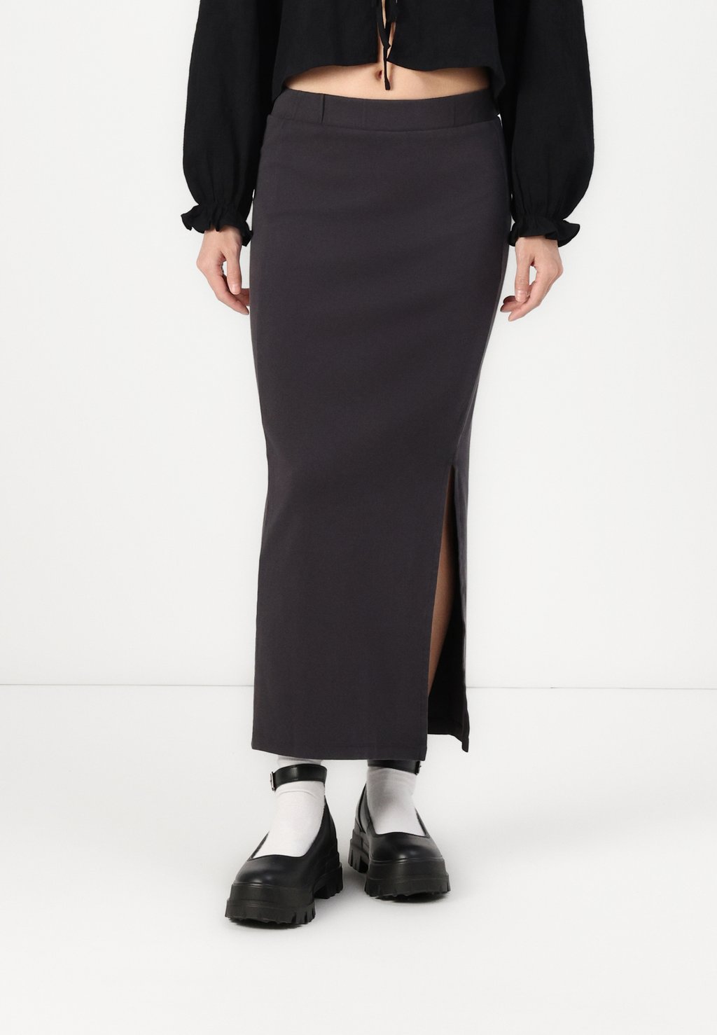 Длинная юбка NMATHEA SKIRT Noisy May, темно-синий
Длинная юбка NMATHEA SKIRT Noisy May, темно-синий