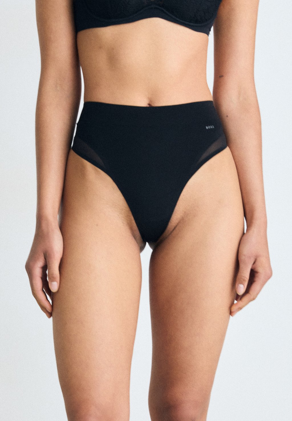 Стринги THONG BOSS, черный
Стринги THONG BOSS, черный