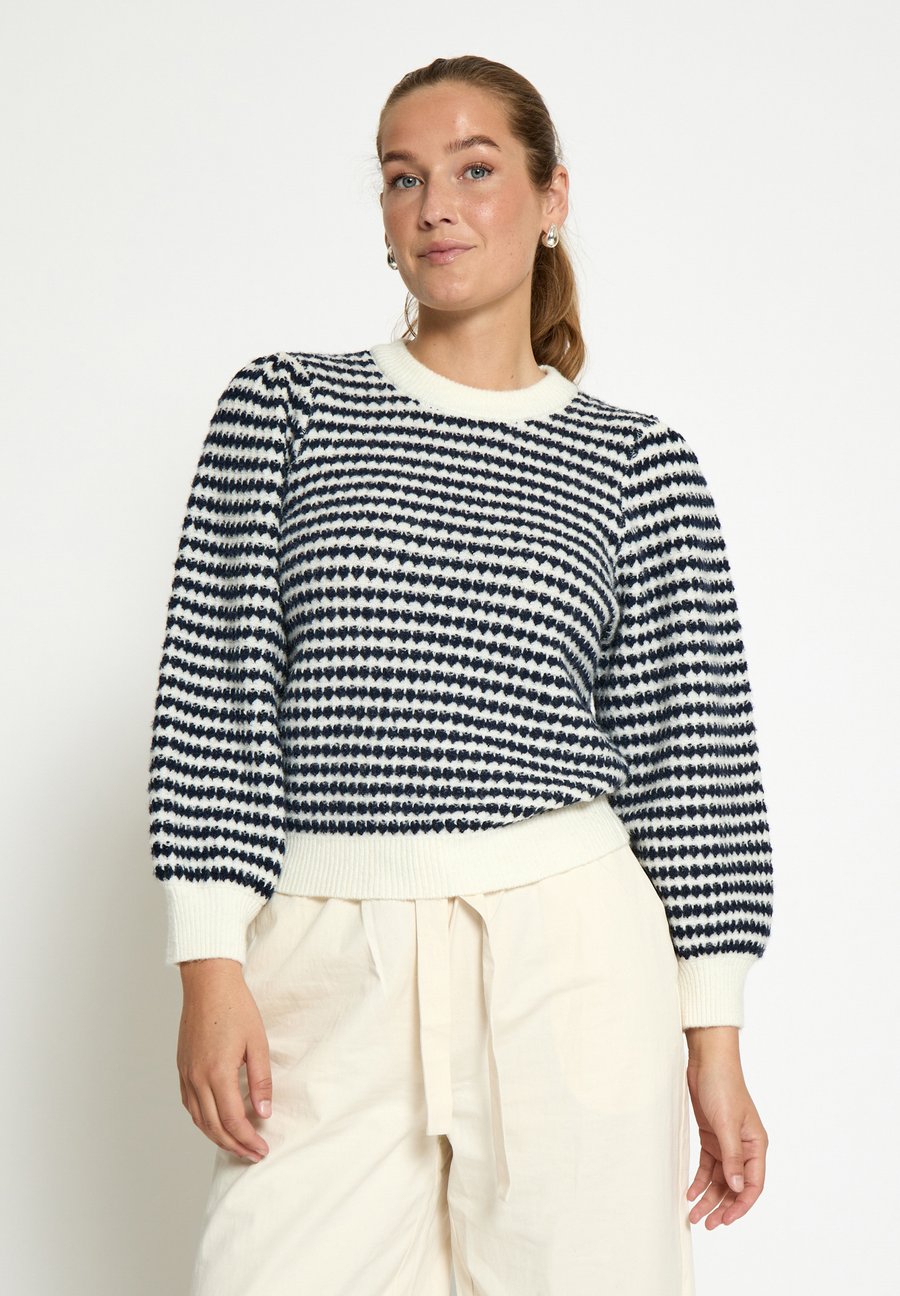 Джемпер PEPPERCORN 3/4 SLEEVE , Black/Iris Stripe/Black
Джемпер PEPPERCORN 3/4 SLEEVE , Black/Iris Stripe/Black