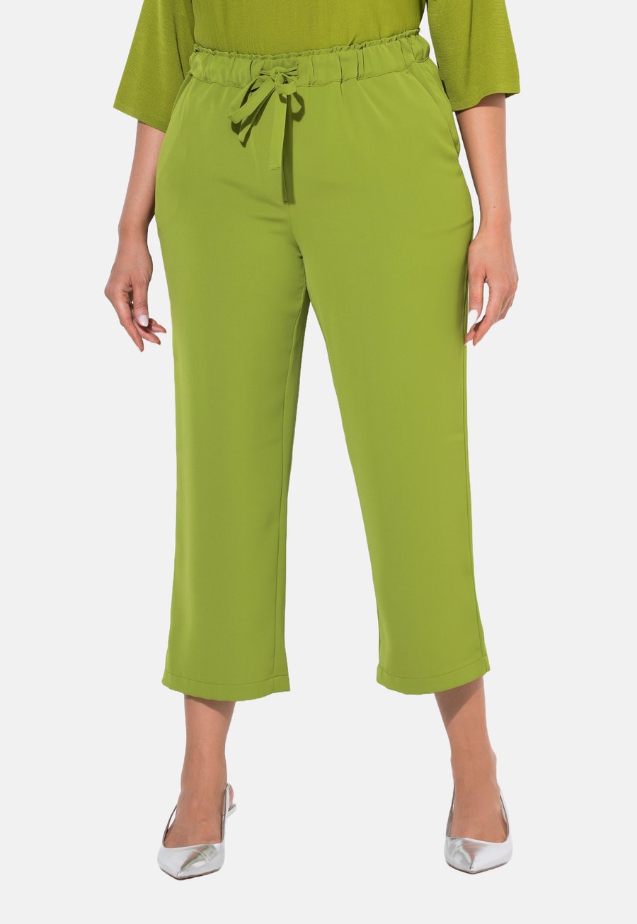 Брюки Ulla Popken 7/8 BÜGELFALTEN, ELASTIKBUND, BINDE, Grass Green/Green
Брюки Ulla Popken 7/8 BÜGELFALTEN, ELASTIKBUND, BINDE, Grass Green/Green
