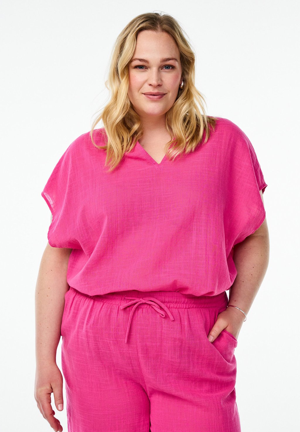 Блуза FLASH - LOCKERE MIT ANGESCHNITTENEN ÄRMELN Zizzi, светло-красный
Блуза FLASH - LOCKERE MIT ANGESCHNITTENEN ÄRMELN Zizzi, светло-красный