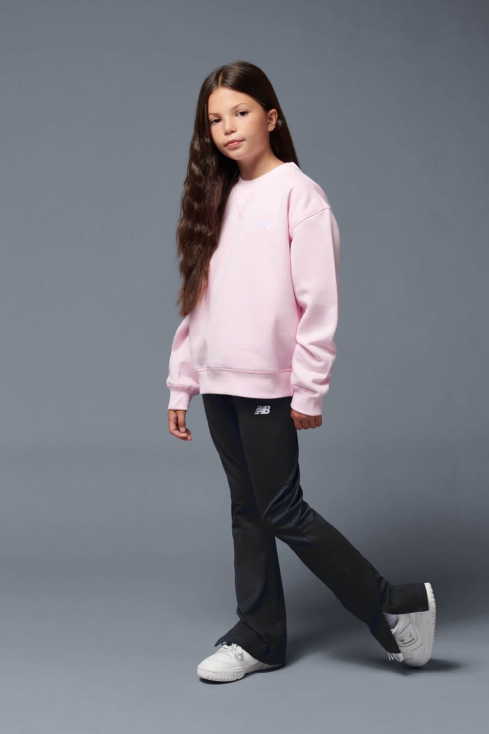 Леггинсы клеш с маленьким логотипом для девочек New Balance, черный
Леггинсы клеш с маленьким логотипом для девочек New Balance, черный