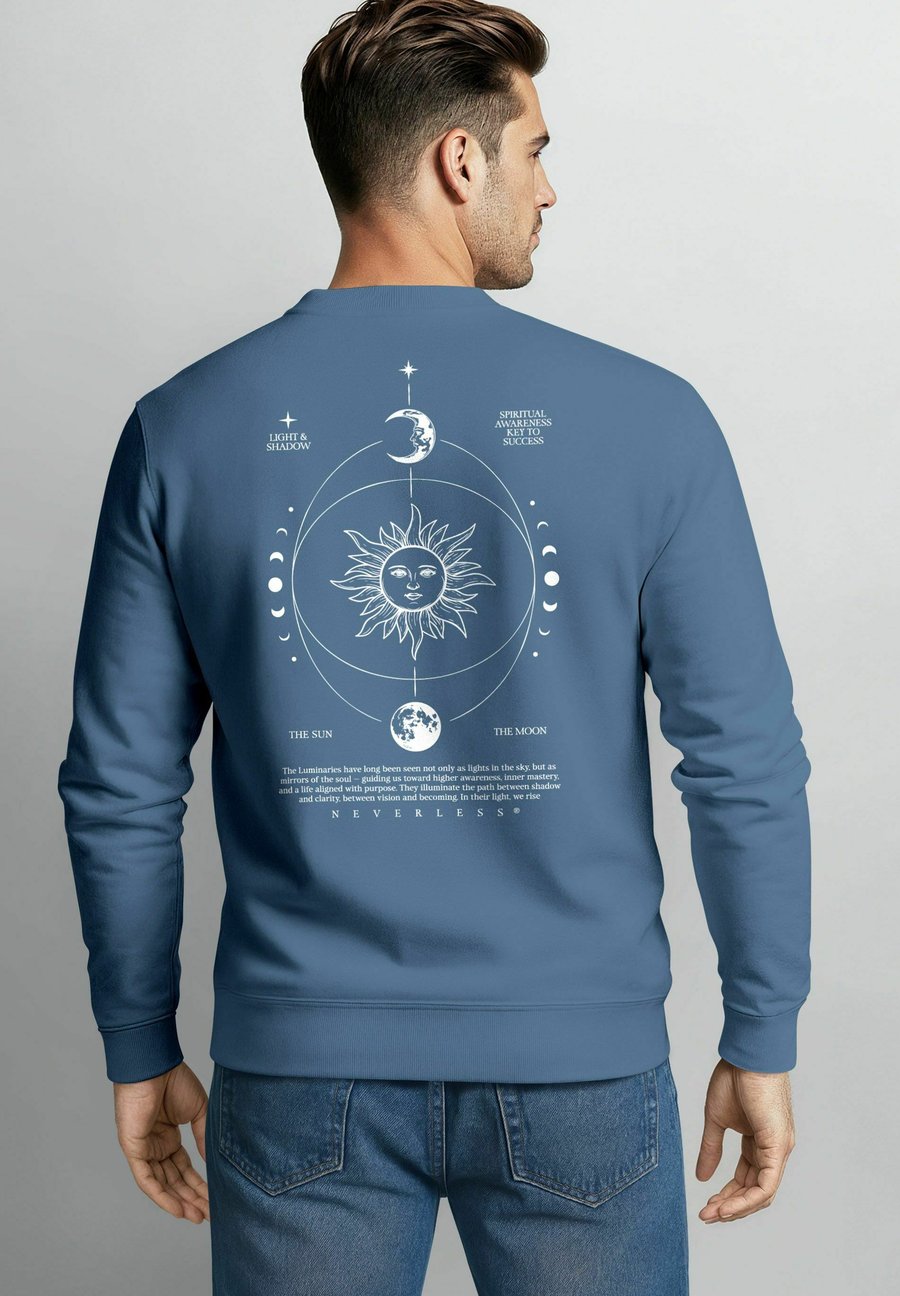Толстовка Neverless MIT BACKPRINT ASTRONOMIE SONNE-MOND, Indigo Blue/Blue
Толстовка Neverless MIT BACKPRINT ASTRONOMIE SONNE-MOND, Indigo Blue/Blue
