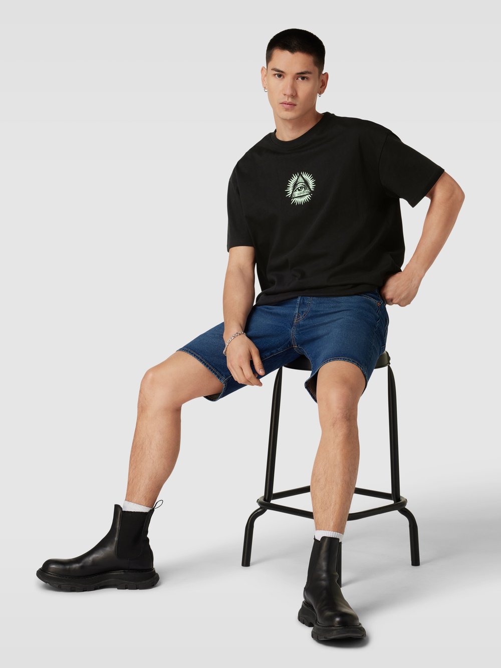 Футболка оверсайз с принтом-набивным рисунком, модель «NEW ORDER» Mister Tee, черный
Футболка оверсайз с принтом-набивным рисунком, модель «NEW ORDER» Mister Tee, черный