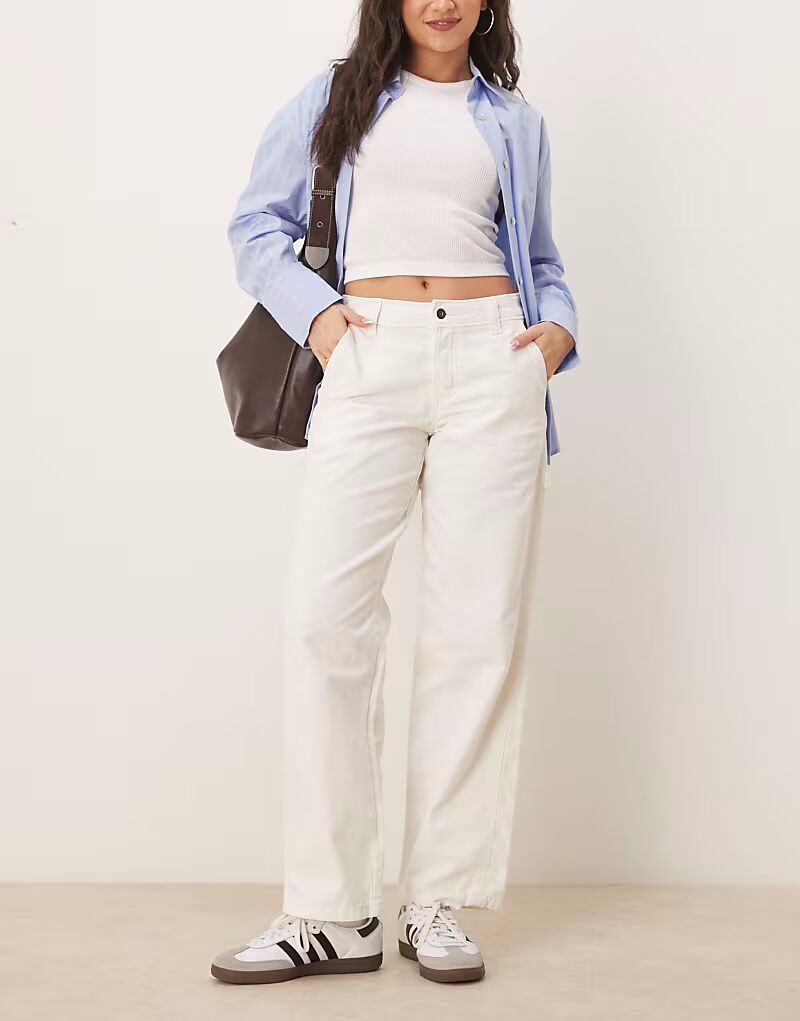 Брюки из утиного полотна Dickies в выцветшем белом цвете
Брюки из утиного полотна Dickies в выцветшем белом цвете