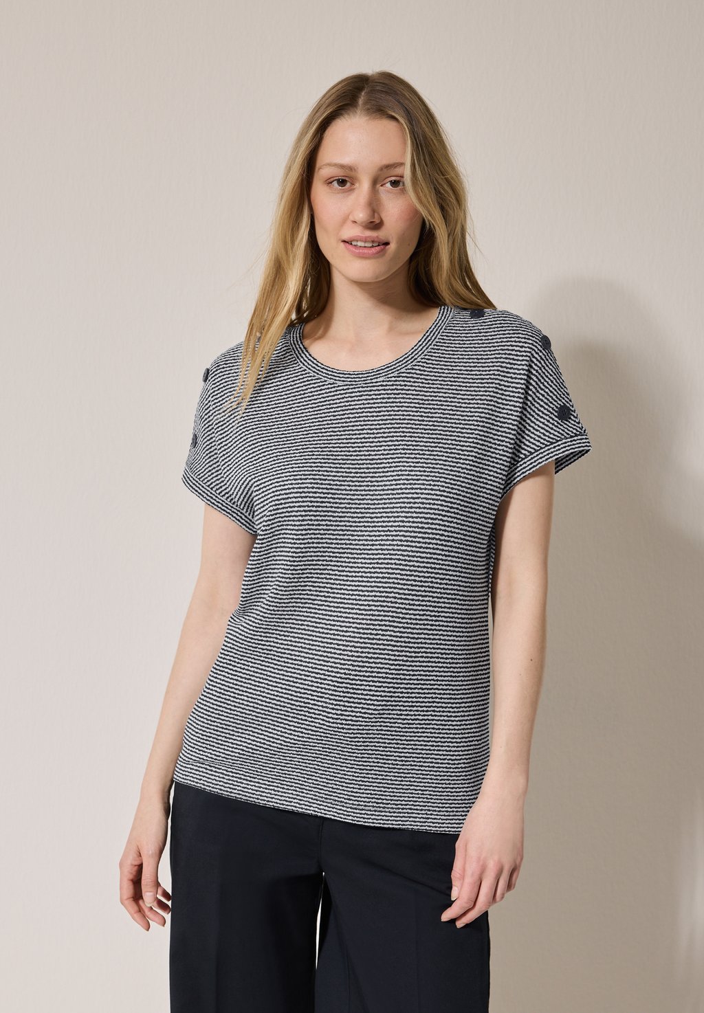 Футболка с принтом GESTREIFTES STRUKTUR Cecil, белый
Футболка с принтом GESTREIFTES STRUKTUR Cecil, белый