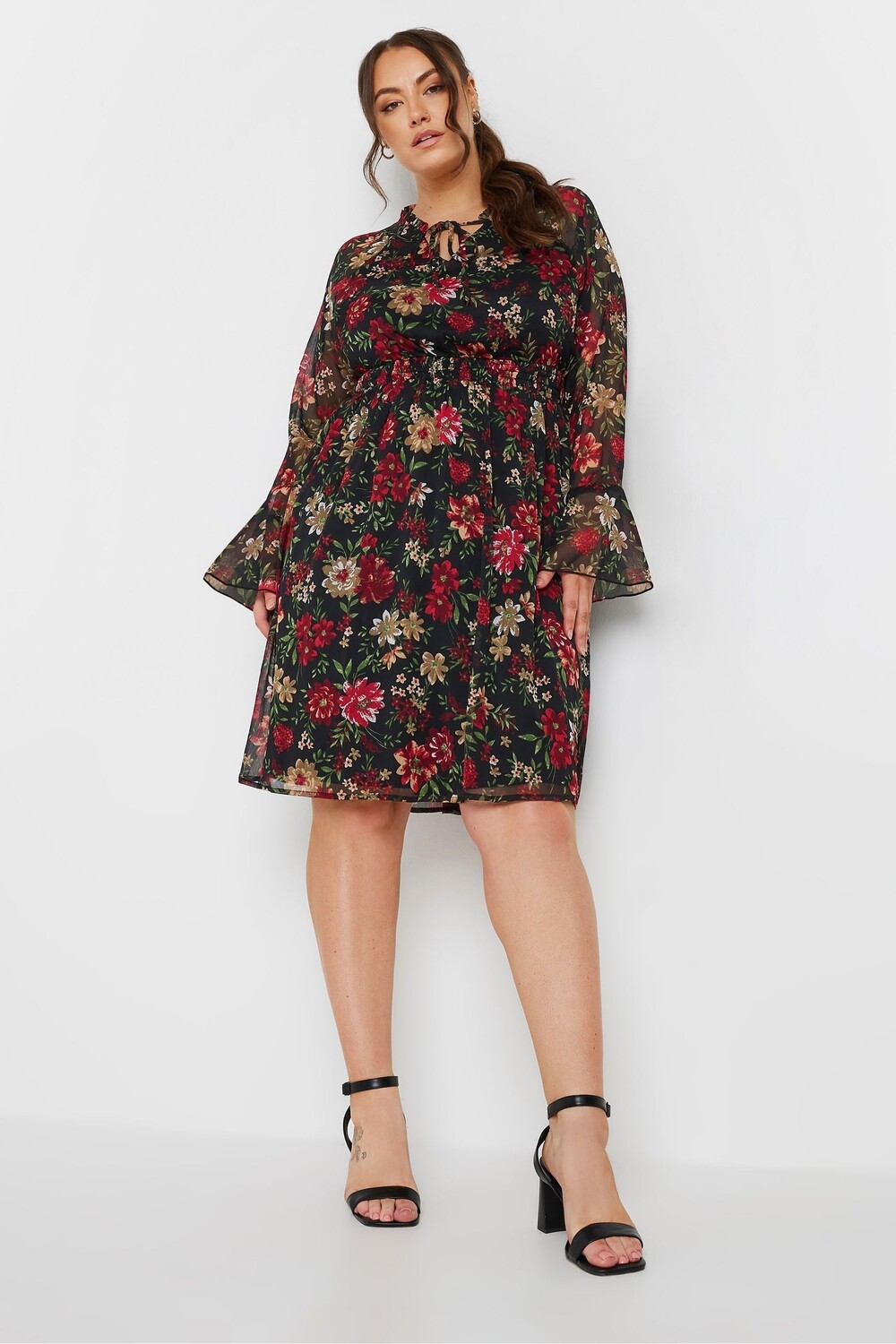 Платье из шифона с завязкой на шее Yours Curve, красный 
Платье из шифона с завязкой на шее Yours Curve, красный