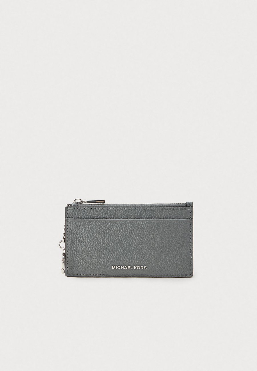 Кошелек MICHAEL Michael Kors JET SET, Storm/Dark Grey
Кошелек MICHAEL Michael Kors JET SET, Storm/Dark Grey