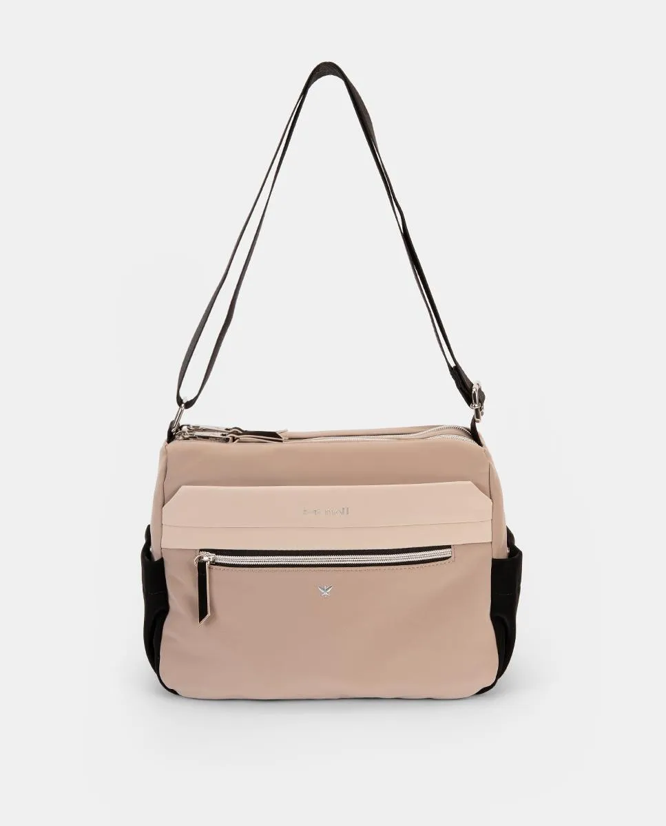 Сумка с очень приятным тактильным ощущением Pepe Moll, пастельно-розовый
Сумка с очень приятным тактильным ощущением Pepe Moll, пастельно-розовый