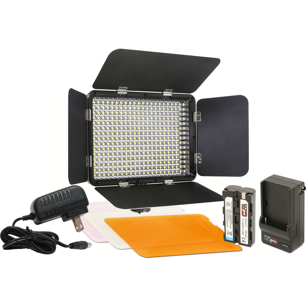 Комплект светодиодного видеоосвещения Vidpro LED-330 для накамерной съемки
Комплект светодиодного видеоосвещения Vidpro LED-330 для накамерной съемки