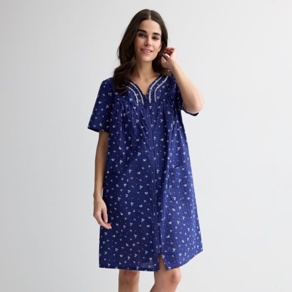 Женский короткий тканый халат на молнии Croft & Barrow, цвет little floral
Женский короткий тканый халат на молнии Croft & Barrow, цвет little floral