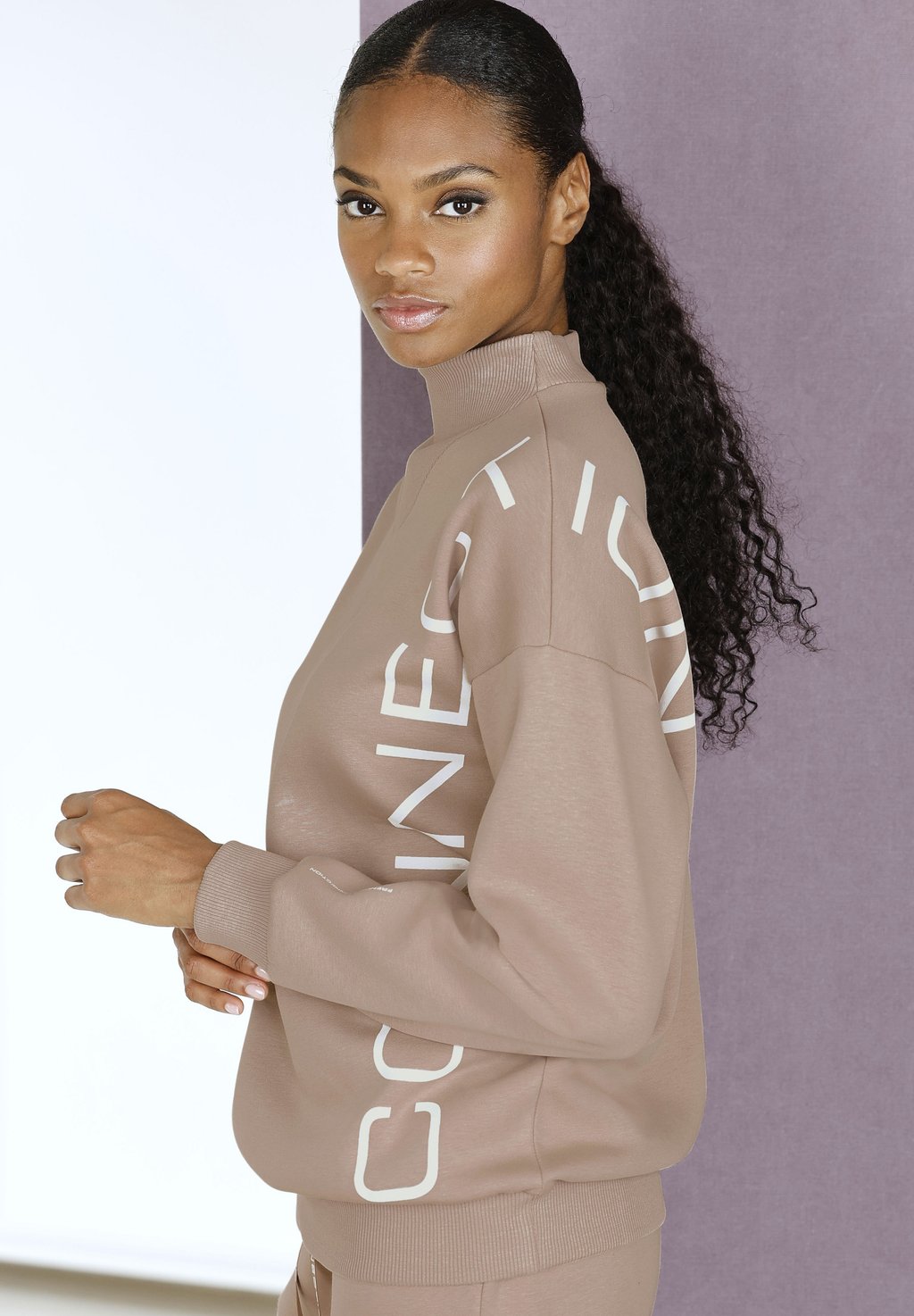 Толстовка French Connection, песочный
Толстовка French Connection, песочный