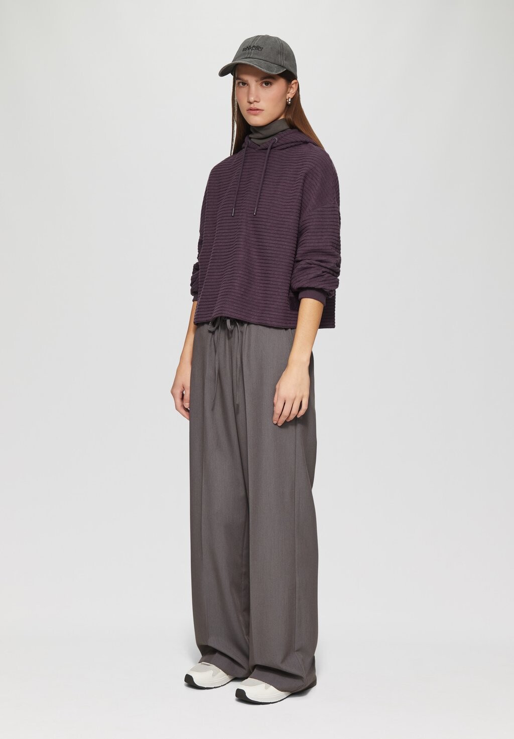 Толстовка с капюшоном QS, бордовый
Толстовка с капюшоном QS, бордовый