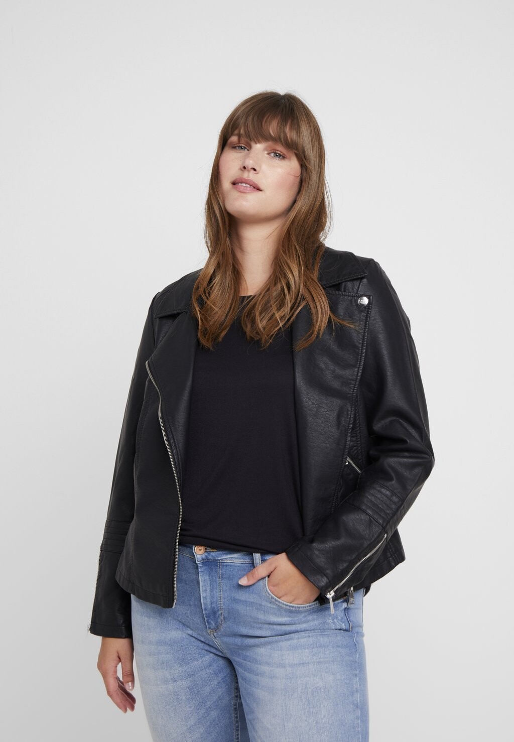 Куртка из искусственной кожи ONLY Carmakoma, черный
Куртка из искусственной кожи ONLY Carmakoma, черный