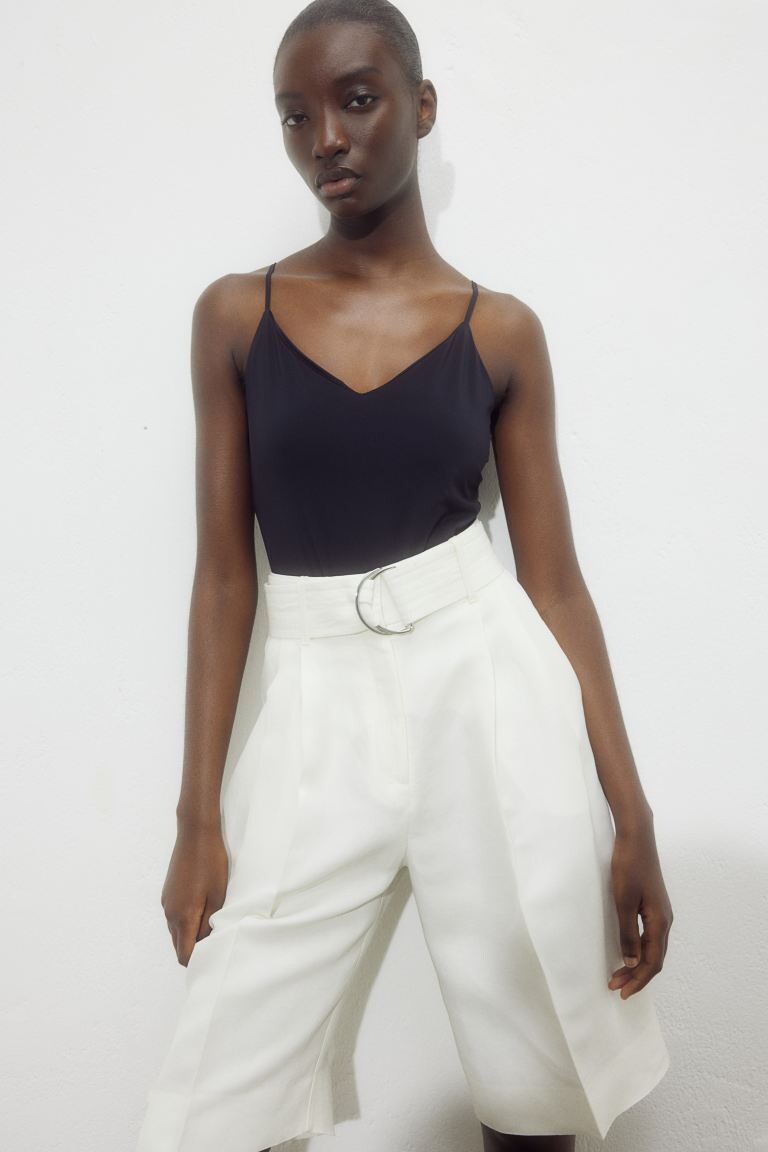 Боди с бретелями и v-образным вырезом H&M, черный
Боди с бретелями и v-образным вырезом H&M, черный