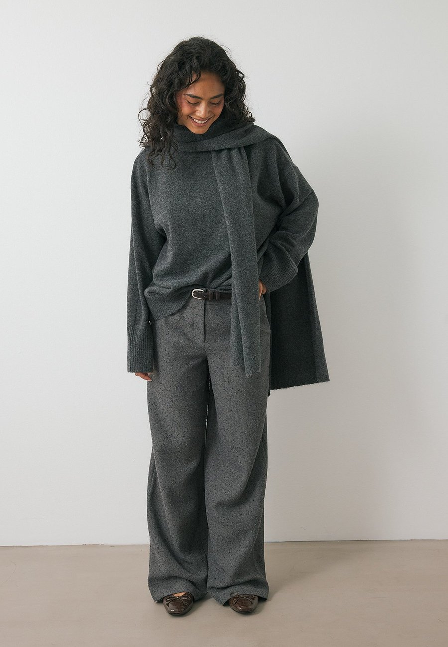 Джемпер NA-KD Jumper, Dark Grey
Джемпер NA-KD Jumper, Dark Grey